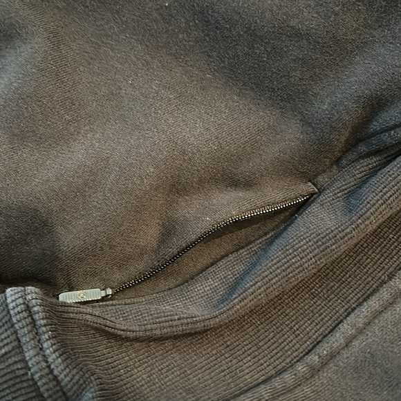 Lululemon Black Women's Crewneck - Picture 4 of 4